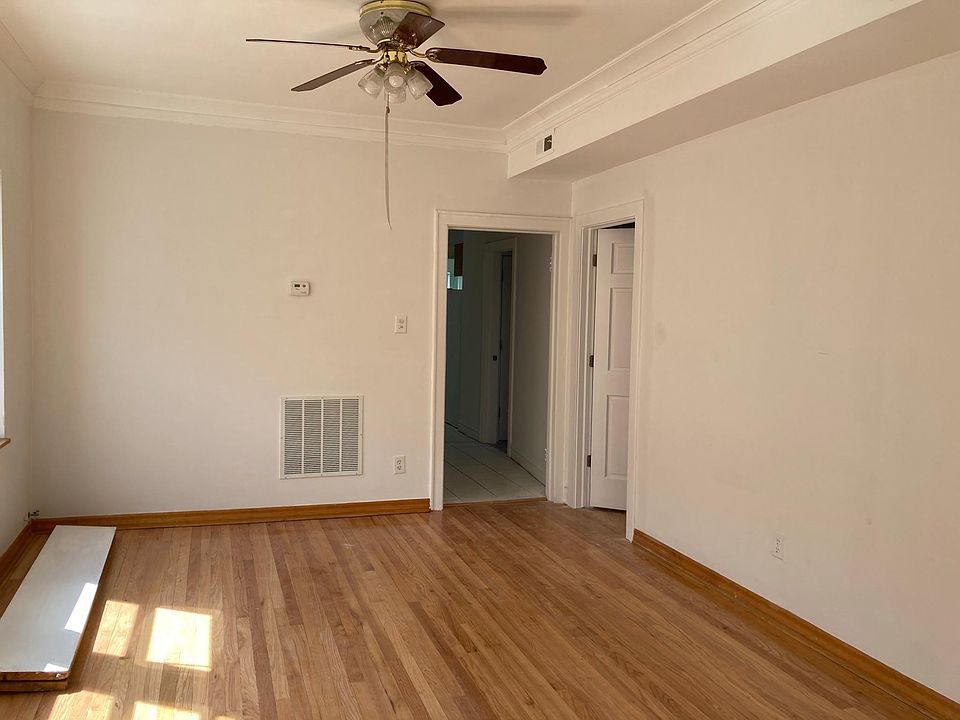 1st image of 4457 W Ainslie St APT 1