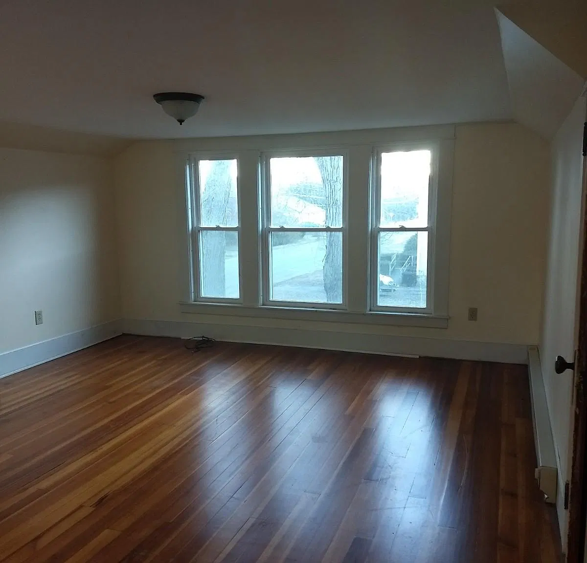3 bed, 1500 sqft, $2,000 — Photo 3