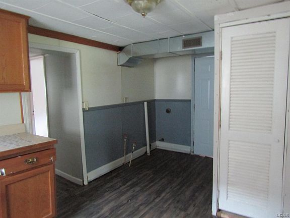 3rd image of 741 Oak St