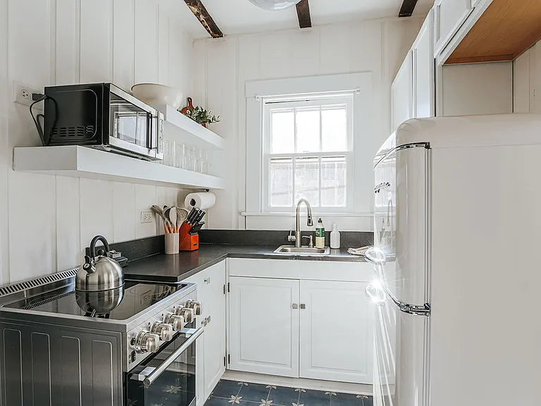 343 15th St NW — Photo 9