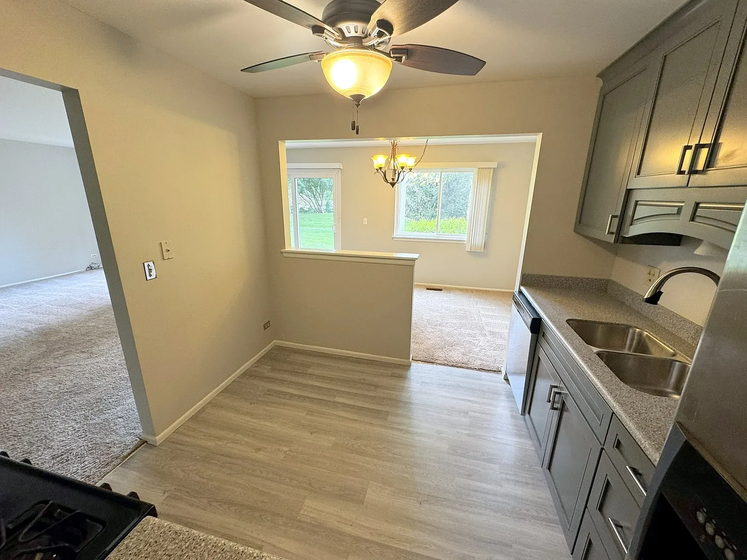 2 bed, 840 sqft, $2,200 — Photo 3
