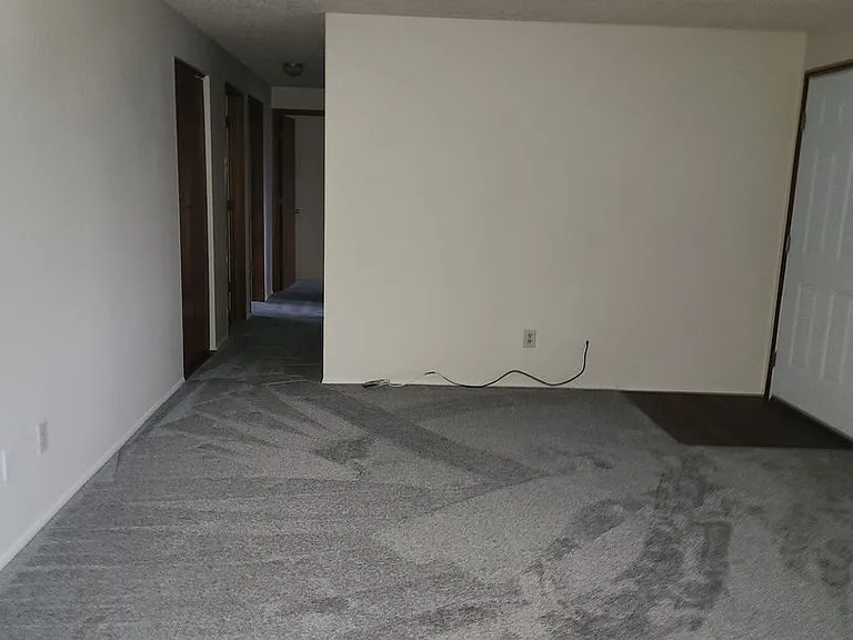 615 8th Ave — Photo 3