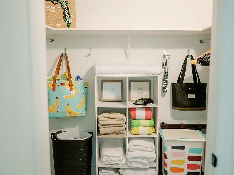 Beach towels, cooler bag, beach bag, laundry cart provided!