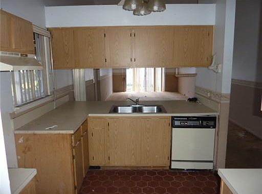 5th image of 1569 Royal Forest Ct