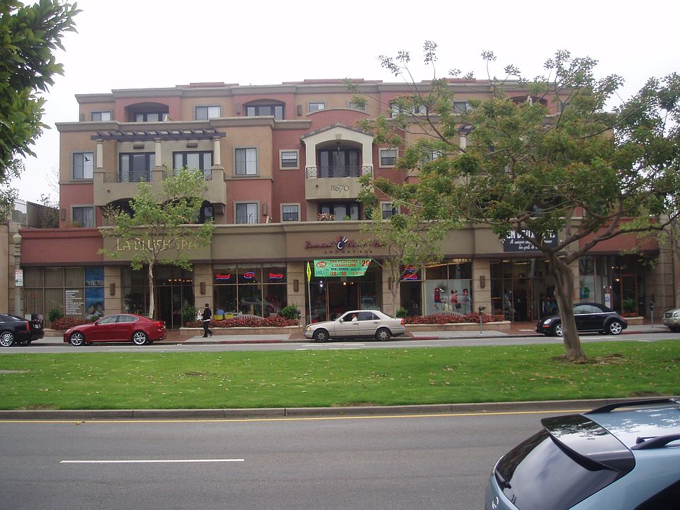 2nd image of 11670 San Vicente Blvd APT 113