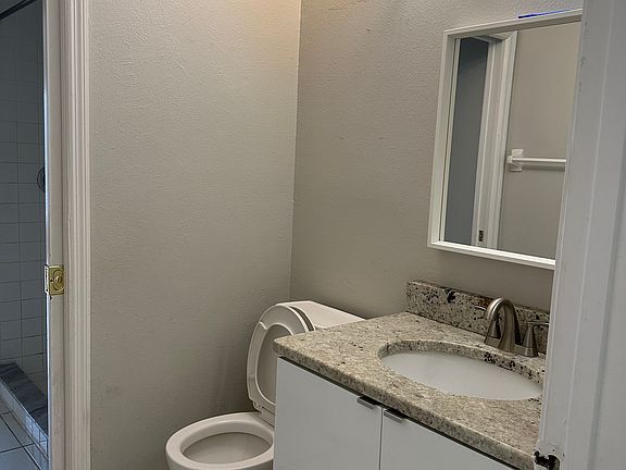 5th image of 14431 Bay Isle Dr