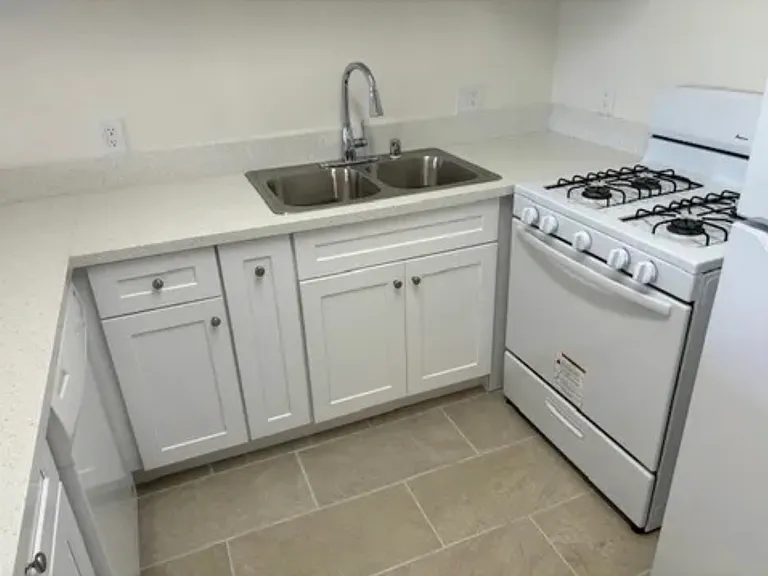 One Bedroom One Bath - $2,195/month - Prime West LA - Barrington and Pico — Photo 4