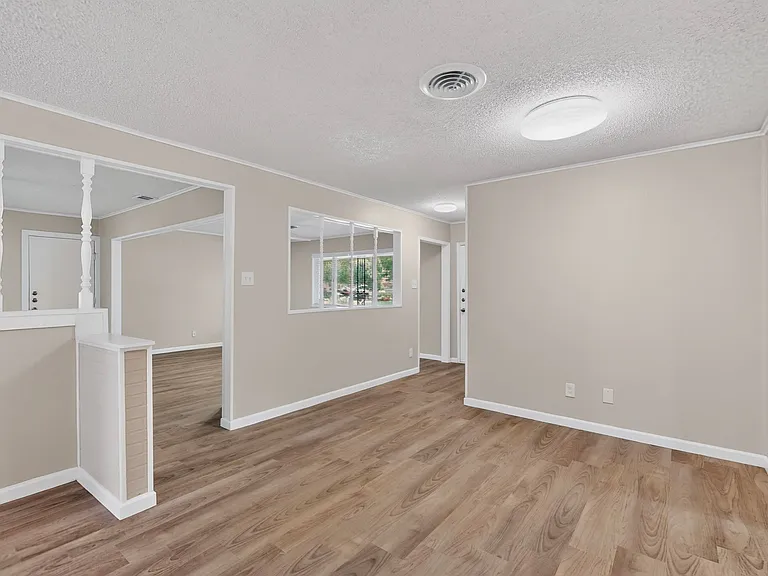 1016 Sproles Dr — Photo 11