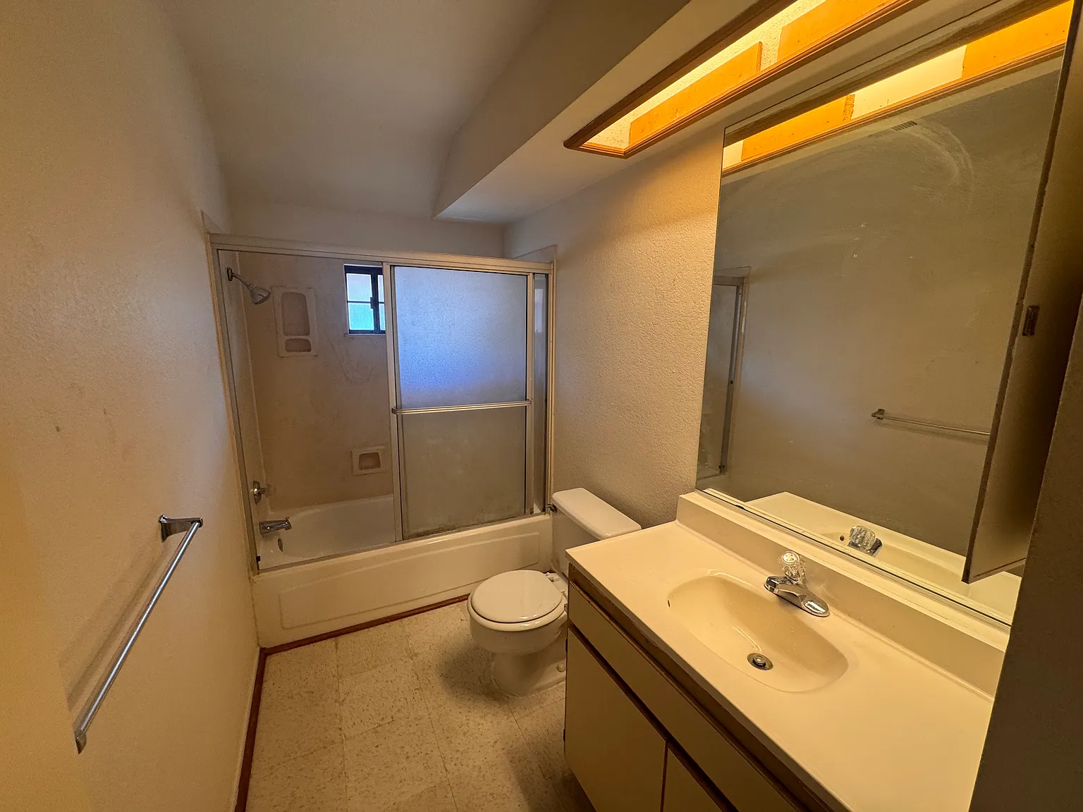 2 bed, 1300 sqft, $2,800 — Photo 4