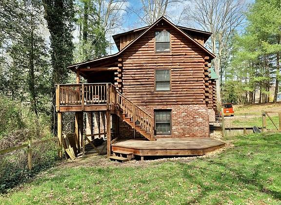 3rd image of 6463 Strawbank Dr
