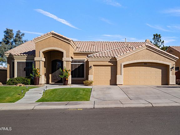 4th image of 1890 W WISTERIA Drive