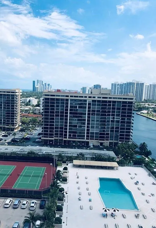 1 bed, 1.0 bath, 798 sqft, $2,300 — Photo 4