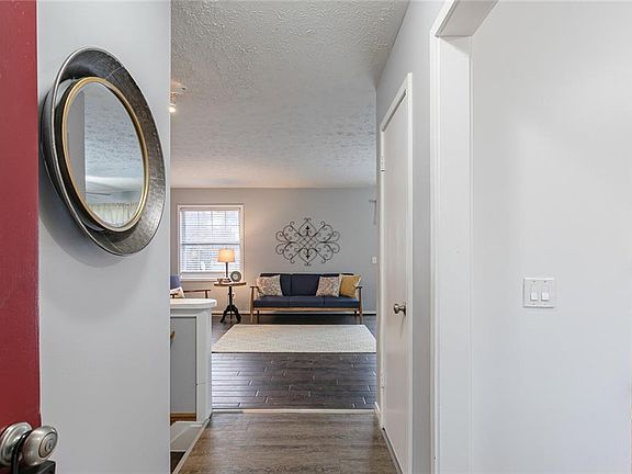 2nd image of 1273 Glen Carlyn Dr