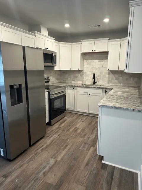 4 bed, 1300 sqft, $2,500 — Photo 2