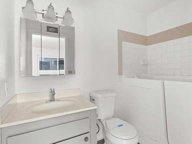 8629 Stanwell St — Photo 14