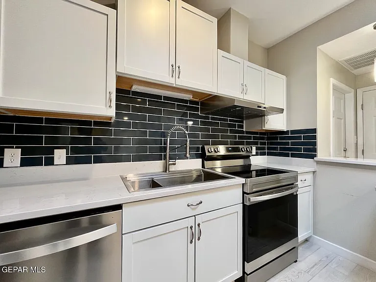 401 Blacker Ave #B — Photo 8