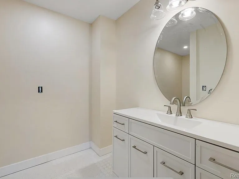 438 N Bailey St — Photo 22
