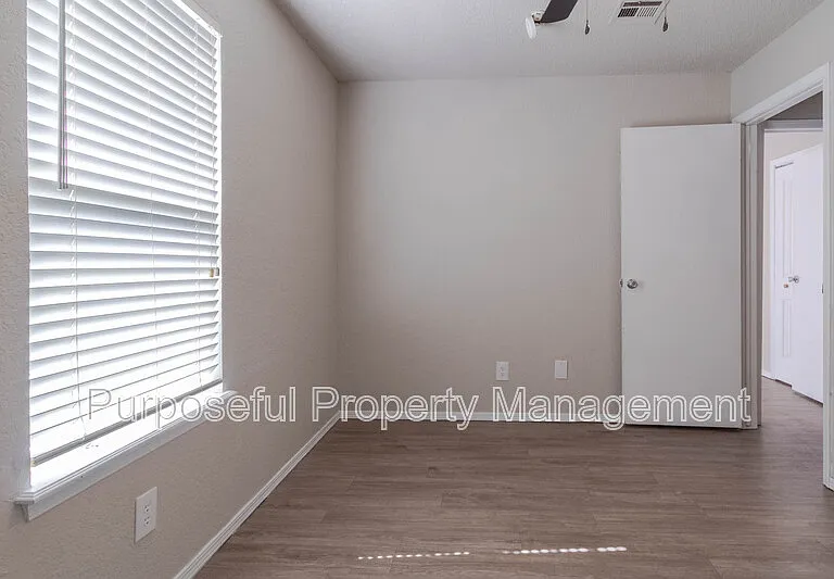 313 Belmont Dr — Photo 14