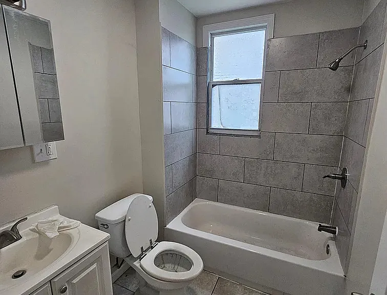 117 Isabella Ave #2 — Photo 4