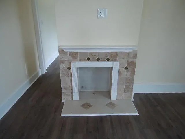 120 Hurt St — Photo 3