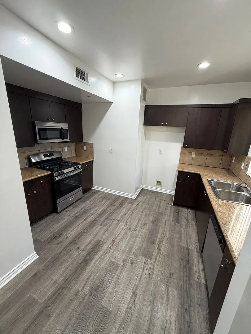Yaya Laurel 1 Apartments — Photo 4