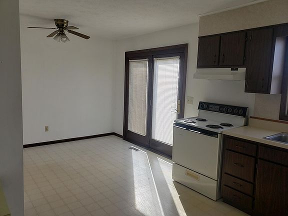 3rd image of 533 E Market St APT 1