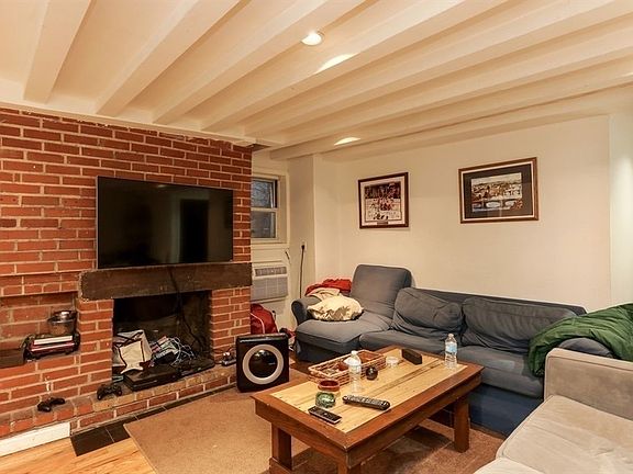 2nd image of 36 Bedford St APT 1R