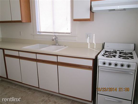 732.5 St Louis Kitchen 1