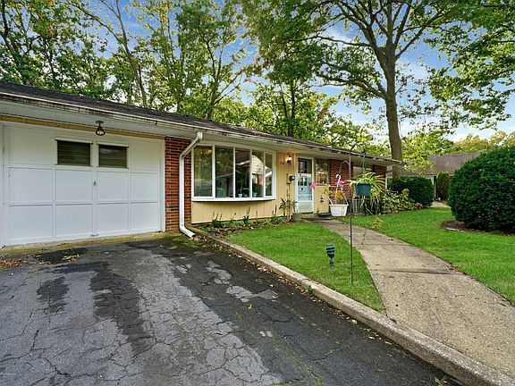 2nd image of 7A Buckingham Dr