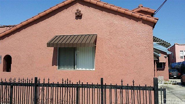 2nd image of 1106 Gardenia Ave
