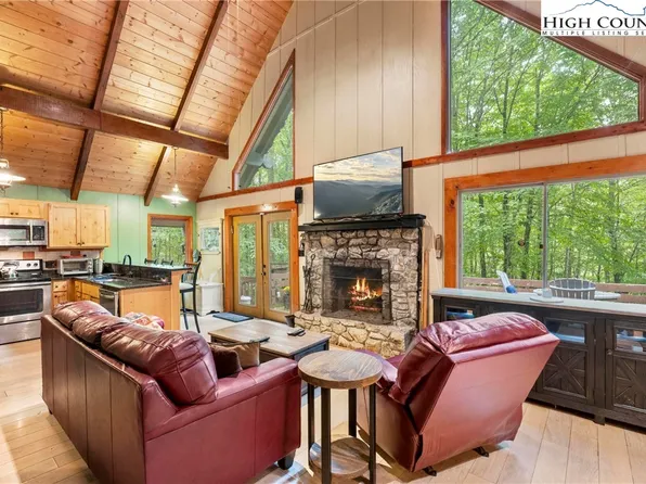 120 Hemlock Circle, Beech Mountain, NC 28604