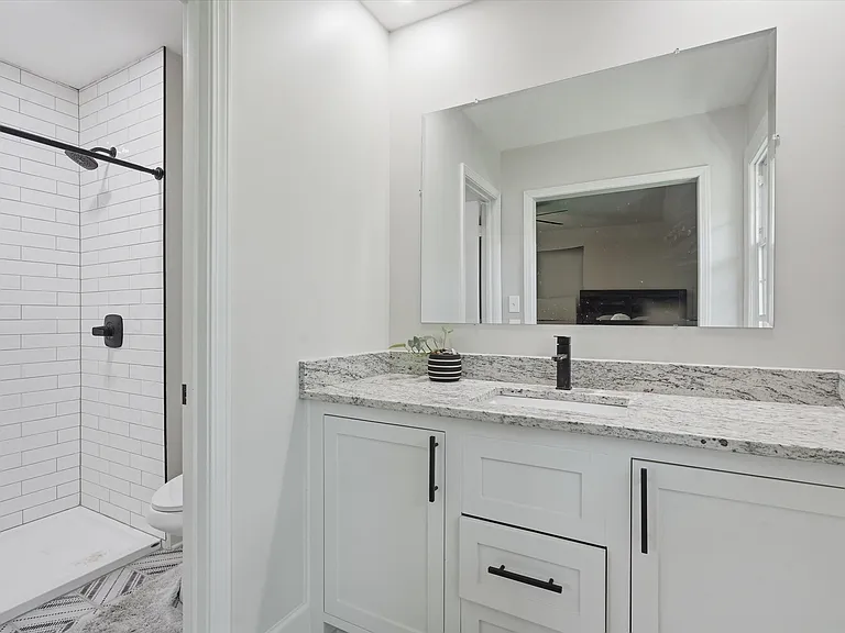 3513 Bob Billings Pkwy — Photo 22