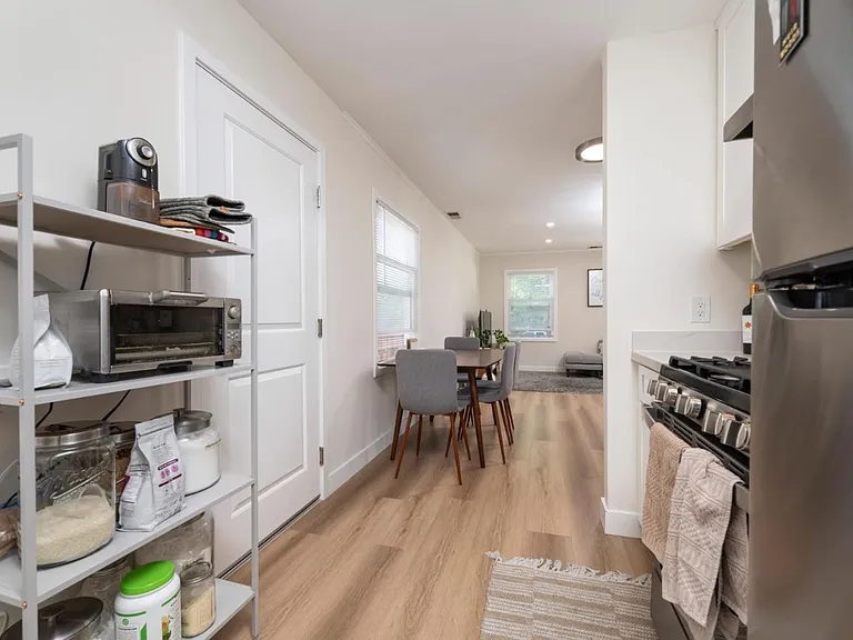 1500 Jasmine St — Photo 5