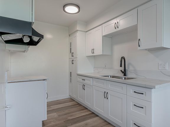 2nd image of 1442 Stanford St #3