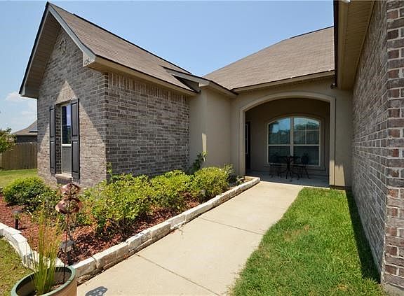 Welcoming Walkway to front porch area