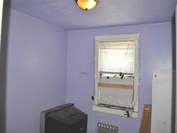 5th image of 174-39 Polhemas Ave