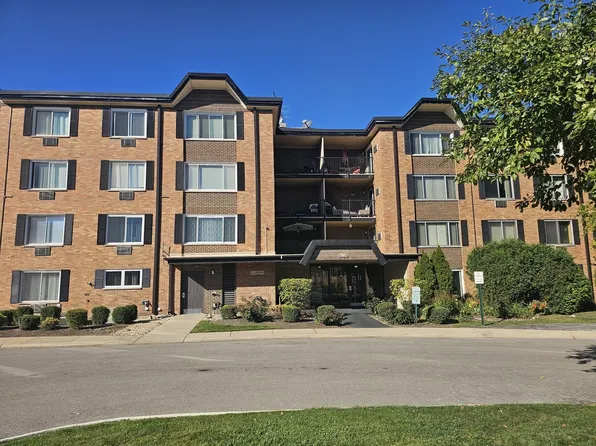 1117 S Old Wilke Rd Unit 302, Arlington Heights, IL 60005