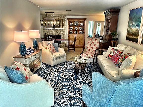 3rd image of 510 Marsh Cir