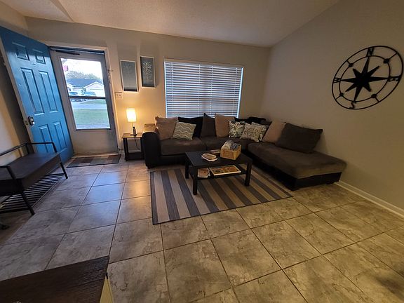4th image of 40430 Trotter Ln