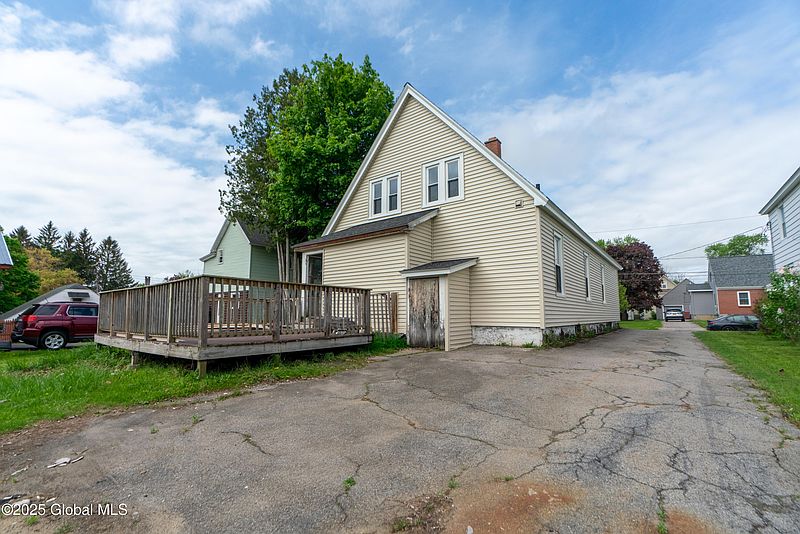4th image of 8 Rosewood Avenue