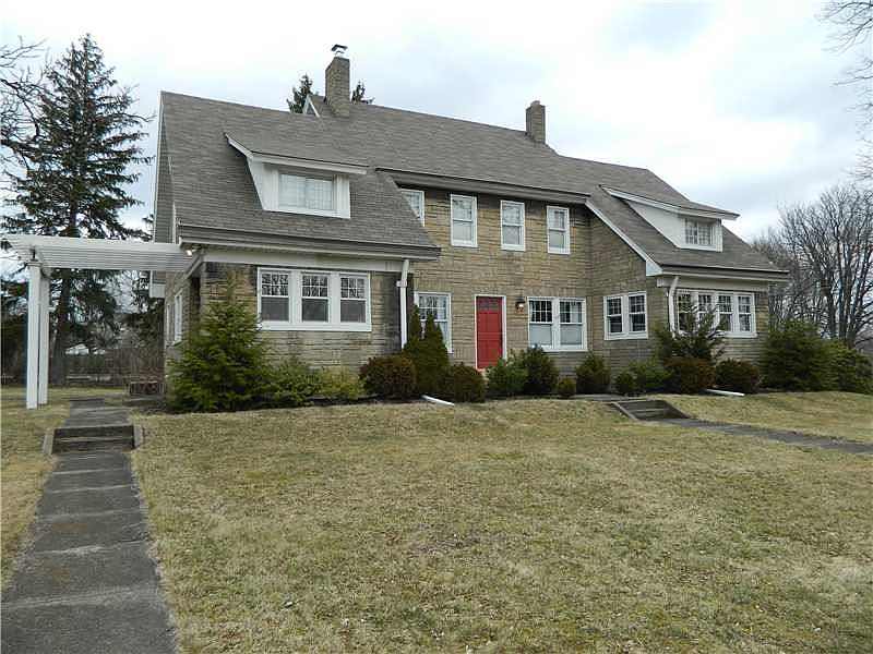 1st image of 105 E Glenn Ave