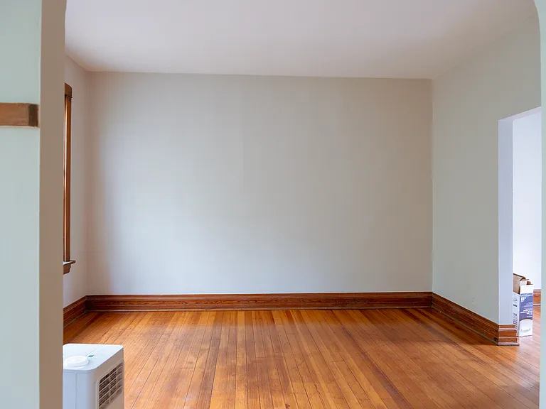 2100 N. Hoyne Ave. — Photo 6