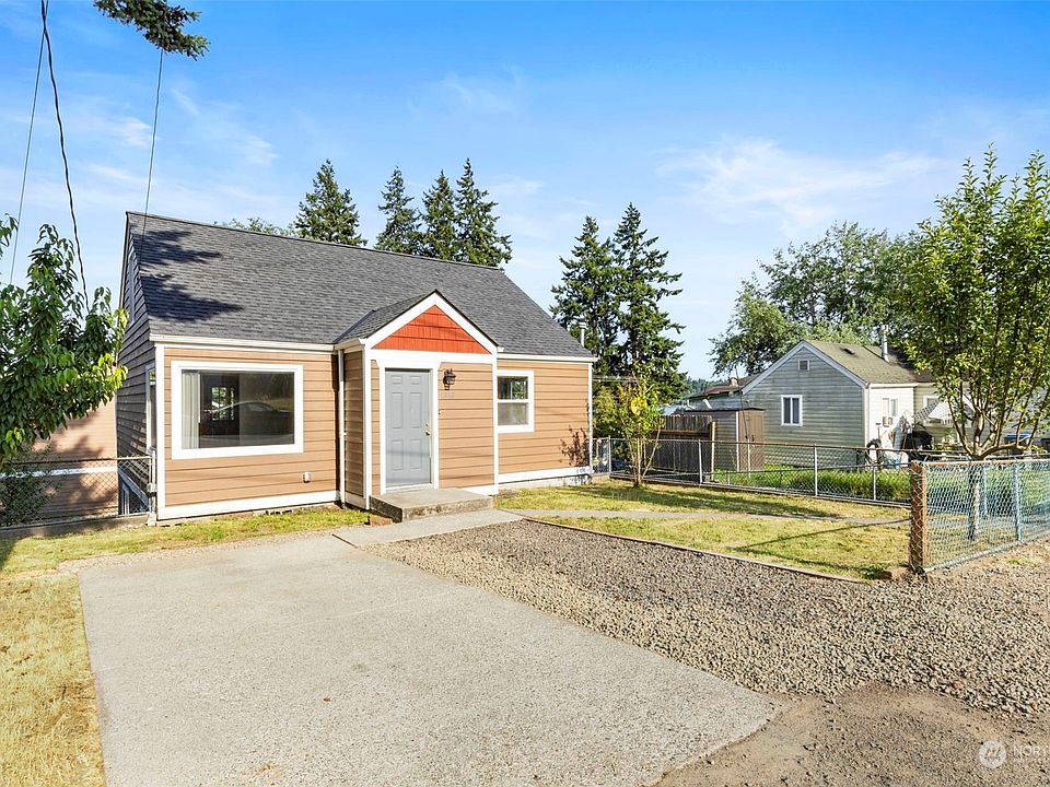 1st image of 1212 Evans Avenue W