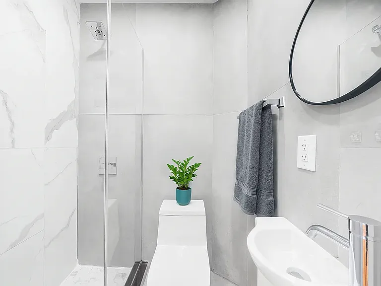220 Franklin St #3R — Photo 5