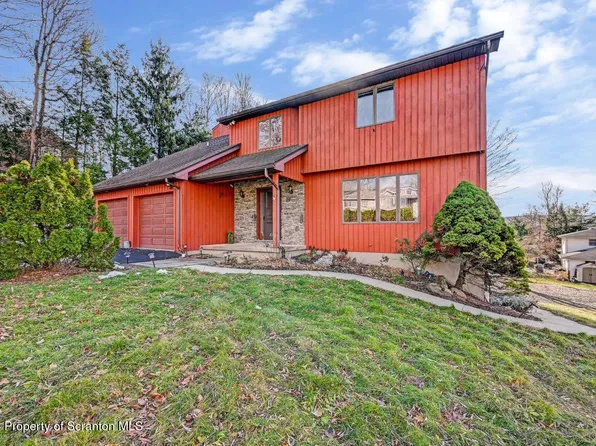 102 Sean Dr S, Clarks Summit, PA 18411