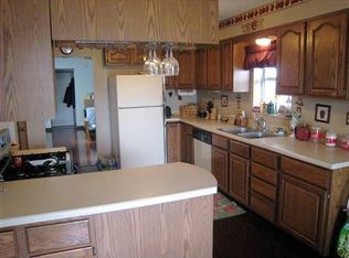 1756 Washington Gdns, Washington, WV 26181