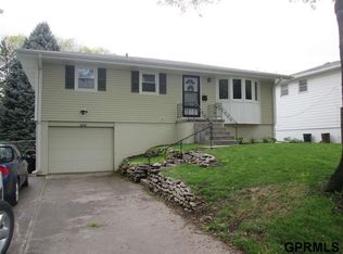 2830 S 137th St, Omaha, NE 68144