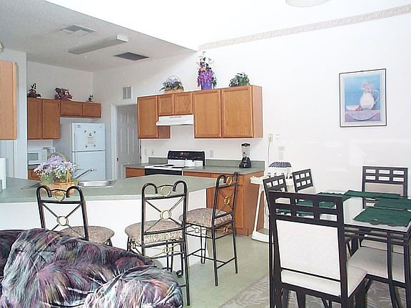 Kitchen/Breakfast Nook