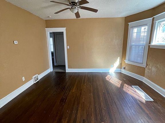 3rd image of 3618 Roberts St APT B