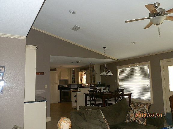 4th image of 912 SW Avenue J